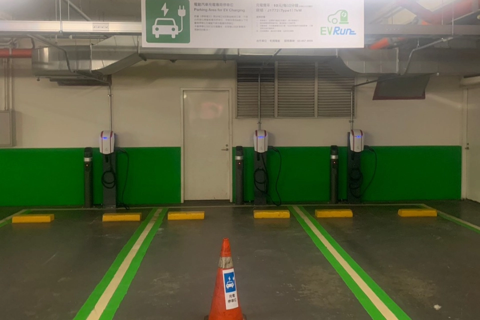 新光三越高雄左營