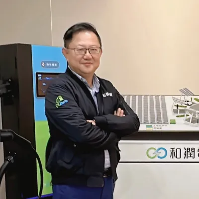 楊鎧榮副總經理